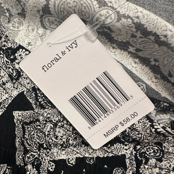 NWT Floral & Ivy Black & White Bandana Print Peasant Blouse – Size Small - Picture 4 of 8